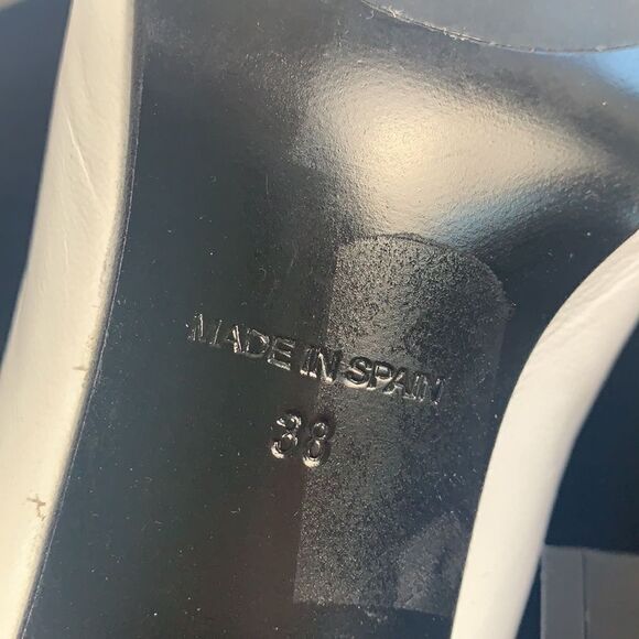 Ruth Secret NEW white with black block heel shoes - Picture 9 of 10